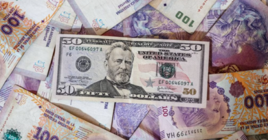 Retiro masivo de US$1.000 millones de cuentas bancarias en Argentina Retiro masivo de US$1.000 millones de cuentas bancarias en Argentina